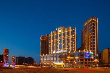 Отель Hualuxe Leshan, An Ihg