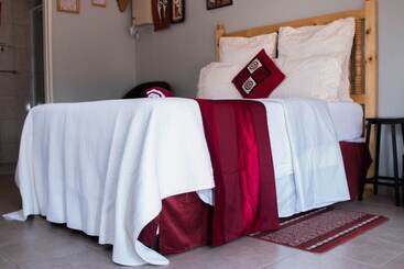 پانسیون Mpofu Guest House