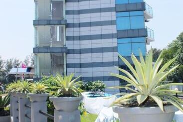 Hotel Brisa Marina Cbc Resort