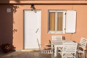 Hotel Petritos Rooms And Studios