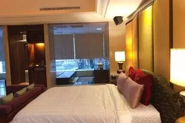 Q Motel