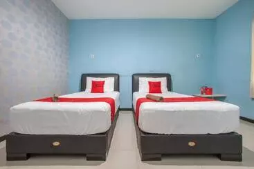 호텔 Reddoorz @ Raya Tidar