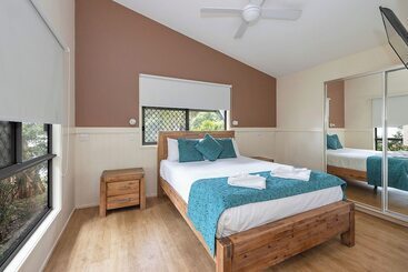 Отель Reflections Scotts Head   Holiday Park