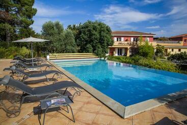 בית מלון כפרי Résidence Du Pont De L Oso