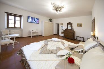 Отель Podere Le Volte   Country House