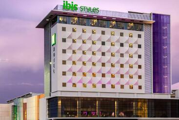 ホテル Ibis Styles Merida Galerias