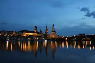 هتل Indigo Dresden   Wettiner Platz, An Ihg