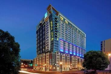 هتل Residence Inn by Marriott Nashville Downtown/Convention Center