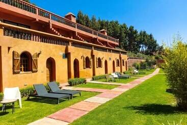 ホテル Aurocher Ourika Oukaimeden