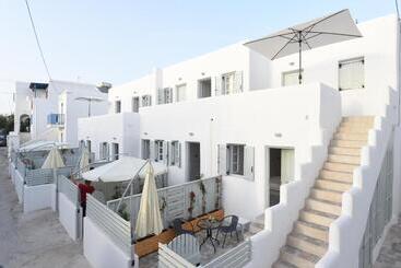 בית מלון כפרי Porto Naoussa