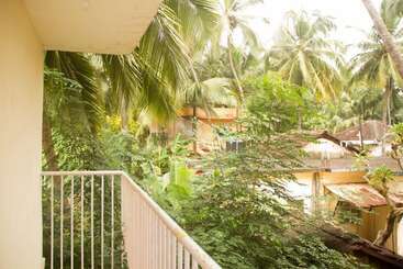 בית מלון כפרי Nirvah Candolim Beach Holiday Stay