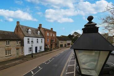 הוסטל The Ilchester Arms Hotel, Ilchester Somerset