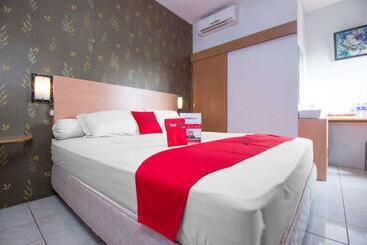 호텔 Ten House Guest & Resto By Reddoorz