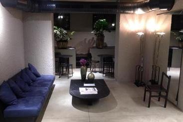 アパートホテル The Suite Hotel Garden