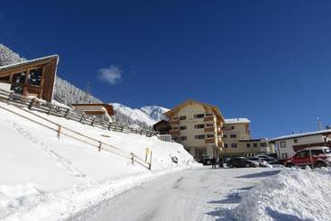 پانسیون Berghotel & Gasthof Marlstein