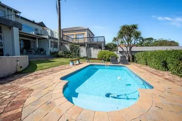 Majatalo The Lookout Guest House