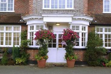 ペンション The Royal Standard Guest House