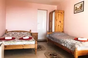 ペンション Guest House Paskal