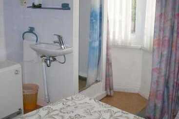 پانسیون Logies Grenadine