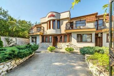 Pensjonat Family Hotel Bunara