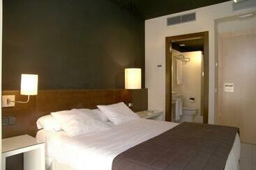 פנסיון Hostal Badaloní