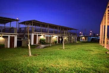 ユースホステル Zarcillo Paradise