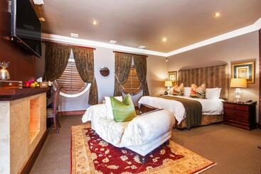 פנסיון Alexander Guest House