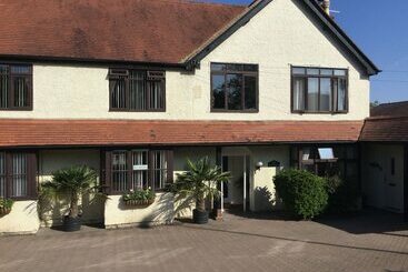 펜션 High Hedges Apartments