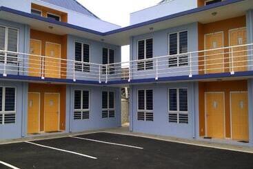 Orange Rembrandt Studio Apartments