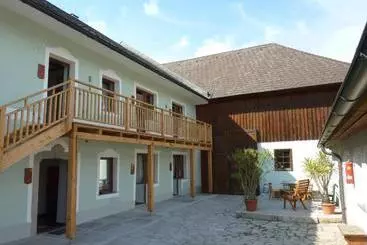 Camping & Pension Au An Der Donau