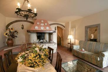 公寓式酒店  La Vecchia Sassa