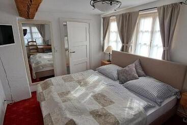 بنسيون Schillers Stadthaus