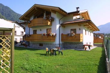 پانسیون Villa Golf