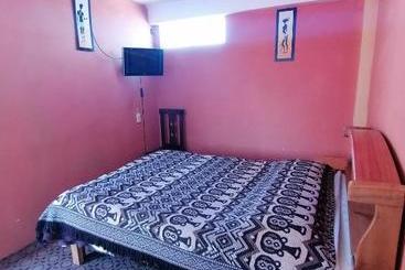 پانسیون Hostal Puerto Alegre