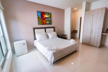 هتل آپارتمان La Esperanza Ciudad Jardín