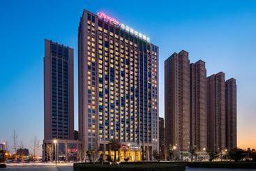 Отель Hampton By Hilton Donghai Shuijingcheng