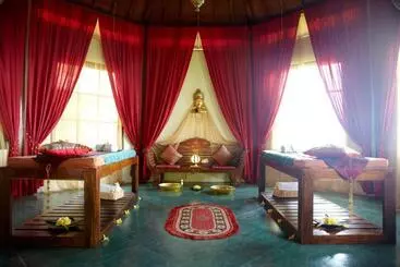 Hotel Gaia Oasis Beach Resort