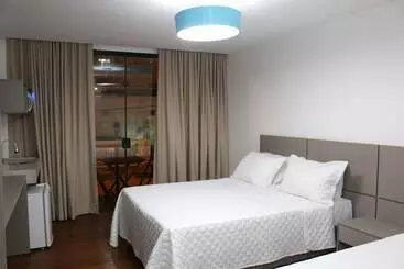 پانسیون Transcar Suites