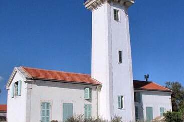 هتل Le Neptune En Camargue