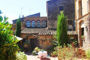 فندق Hostal La Riera De Peratallada