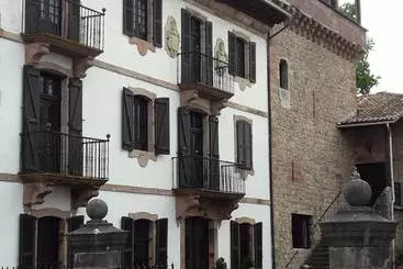 Majatalo Hostal Palacio Jaureguia