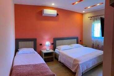 펜션 Joan Guesthouse