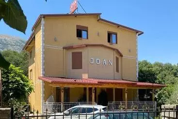 Pensió Joan Guesthouse