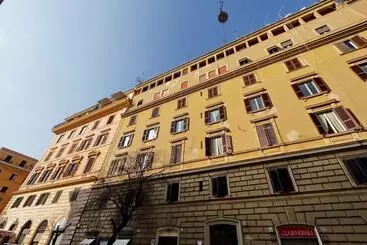 پانسیون Deluxe Rooms And One Chilling Jacuzzi Suite Guesthouse