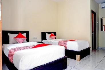 Отель Uluwatu Cahya Guest House