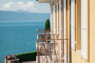 ホテル Auberge De Rivaz