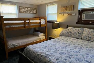 מוטל Carbone S Beachside Guest Rooms