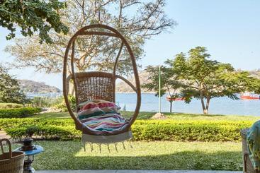 پانسیون Monkey Bay Beach Lodge