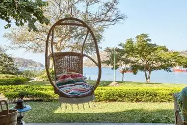 پانسیون Monkey Bay Beach Lodge