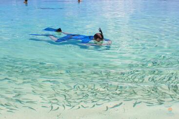 پانسیون Ocean Beach Inn Maldives